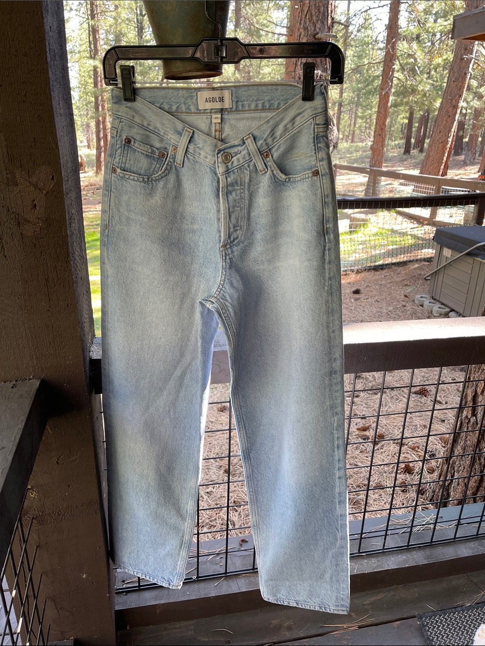 Agolde V-CUT soft jeans.